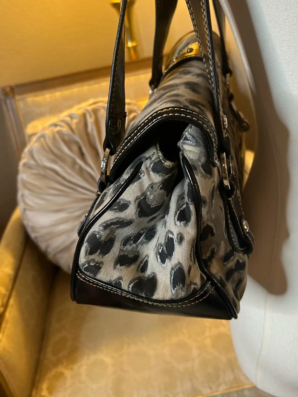 Y2K Liz Claiborne Black and Gray Animal Shoulder Bag with Buckle Mobwife McBling